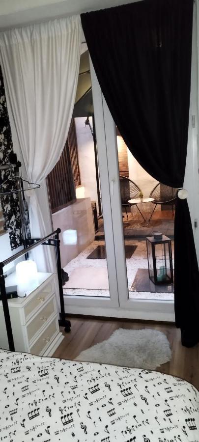 Studio Apartman Black & White Centar Sarajevo Free Parking Exterior photo